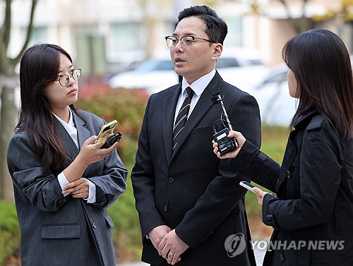 검찰, '이재명 법인카드 유용 의혹' 관련 경기도청 압수수색